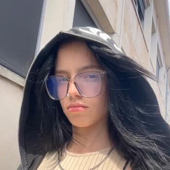Babysitter in Châlons-en-Champagne: Louna