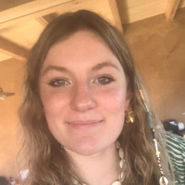 Babysitter in Talence: Enola