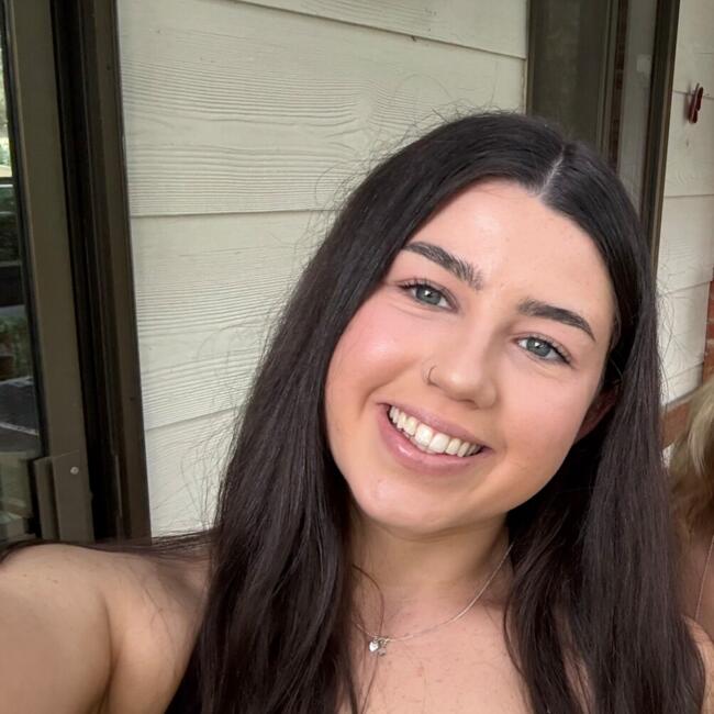 Babysitter in Melbourne: April