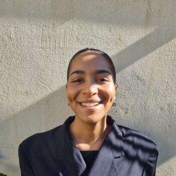 Babysitter in Artigues-près-Bordeaux: Aurélie