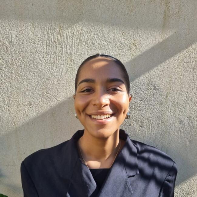 Babysitter in Artigues-près-Bordeaux: Aurélie