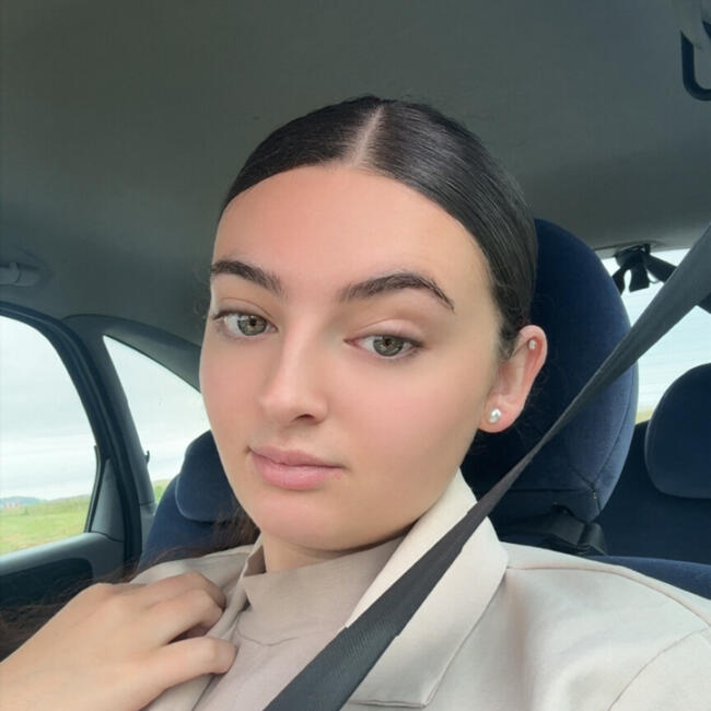 Babysitter in Bénac: Rose