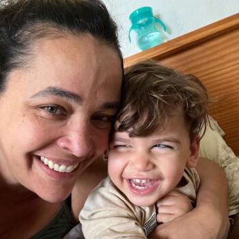 Emprego de babá em Brasília: emprego de babá Patricia