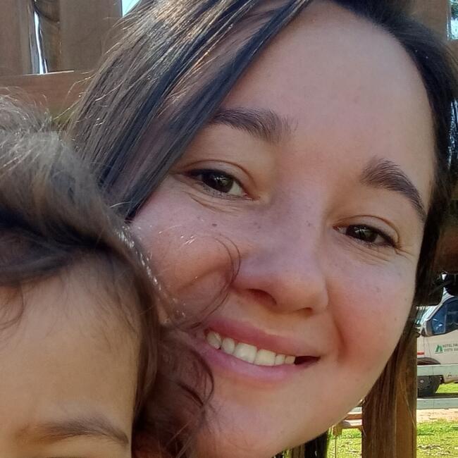 Babysitter in Pouso Alegre: Jennifer