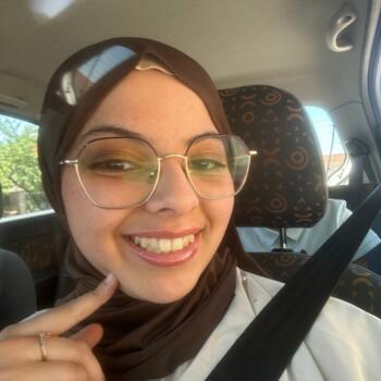 Babysitter in Villers-lès-Nancy: Yasmeen