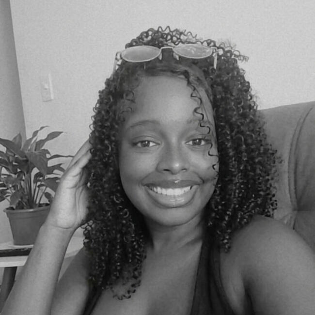 Babysitter in Magé: Roberta