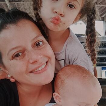 Babysitter Blumenau: Jéssica