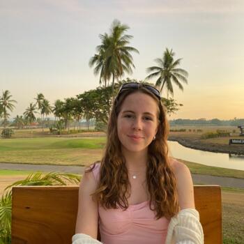 Babysitter in Takanini: Laura