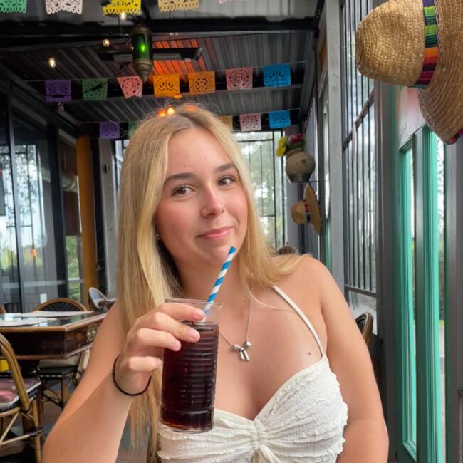 Babysitter in Cambridge: Lily