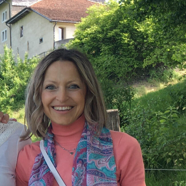 Babysitter in Pougny: Raquel