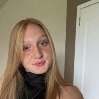 Babysitter Oudezeele: Léna