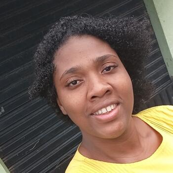 Babysitter in Lauro de Freitas: Joiceneia