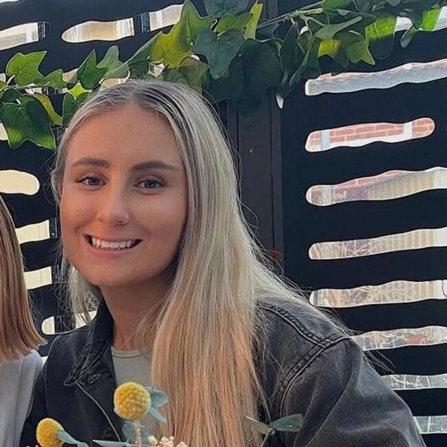 Babysitter in Adelaide: Alex