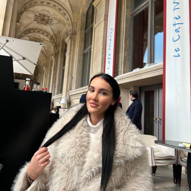 Babysitter in Le Blanc-Mesnil: Nina