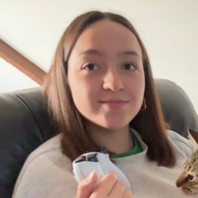 Babysitter in Beaulieu-sur-Sonnette: Emelyne
