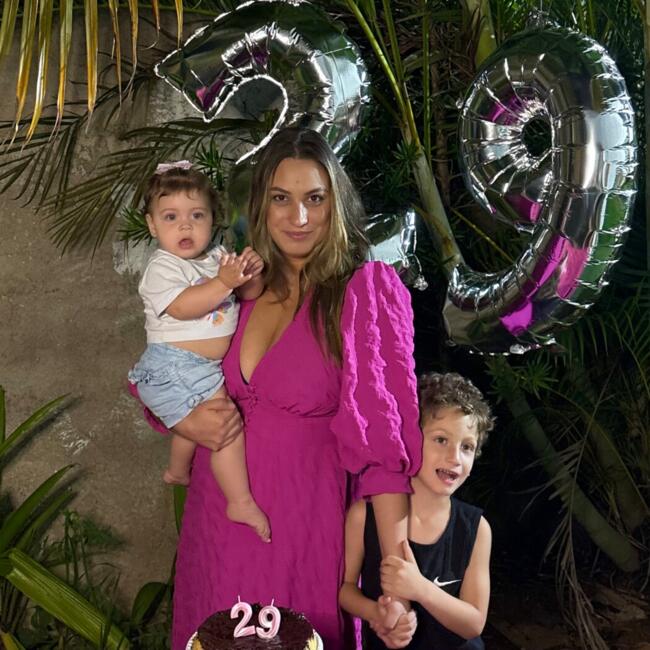 Emprego de babá em São Paulo: Thainá