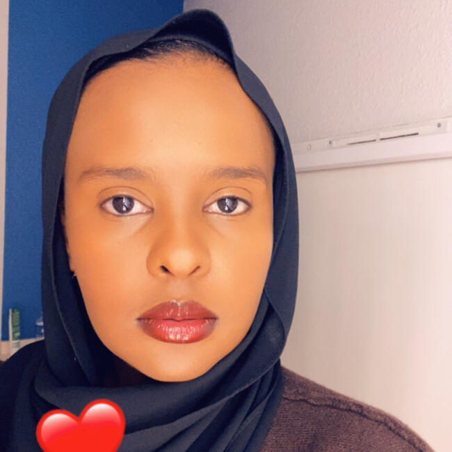 Babysitter in Saint-Jean-de-Braye: Halima