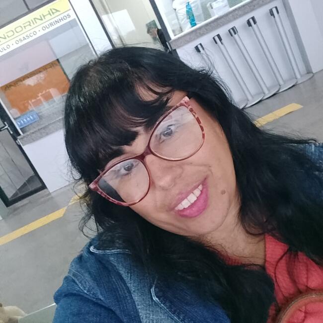 Babá em Londrina: Josiane