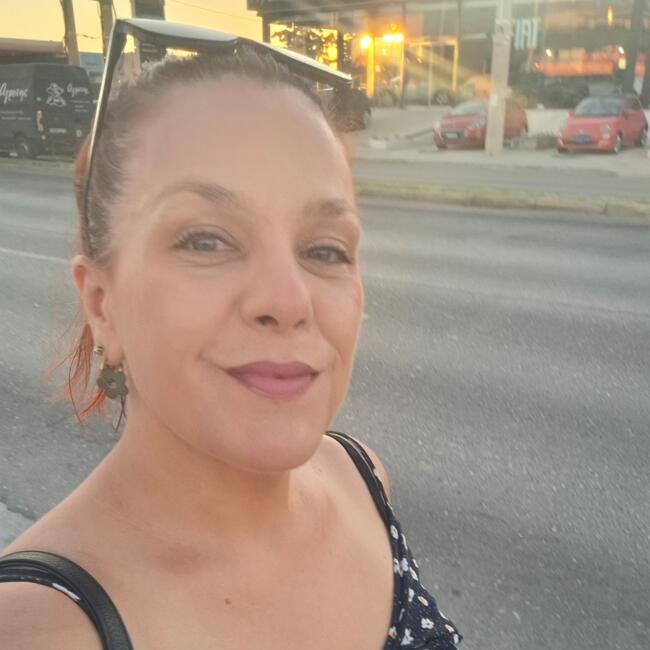 Nanny in Pátrai: Θεοδώρα