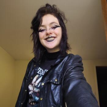 Babysitter in Chazelles-sur-Lyon: Emeline