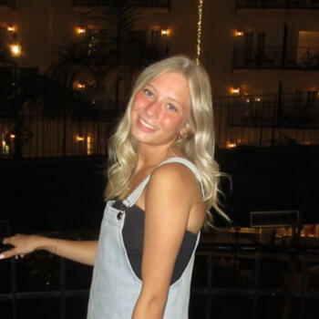 Babysitter in St. Albert: Melina