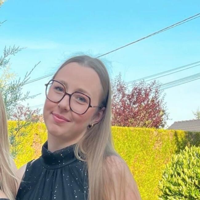 Babysitter in Reims: Inès