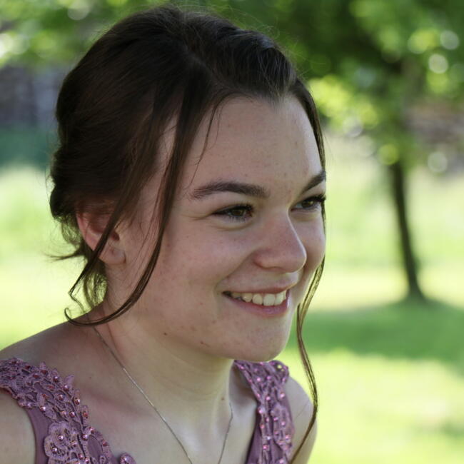 Babysitter in Niederhelfenschwil: Jasmine