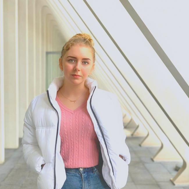 Babysitter in Bredene: Kristina