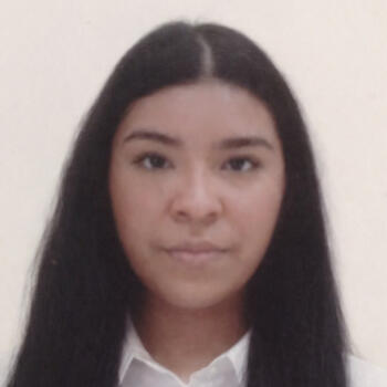 Babysitter in San Miguelito: Sara