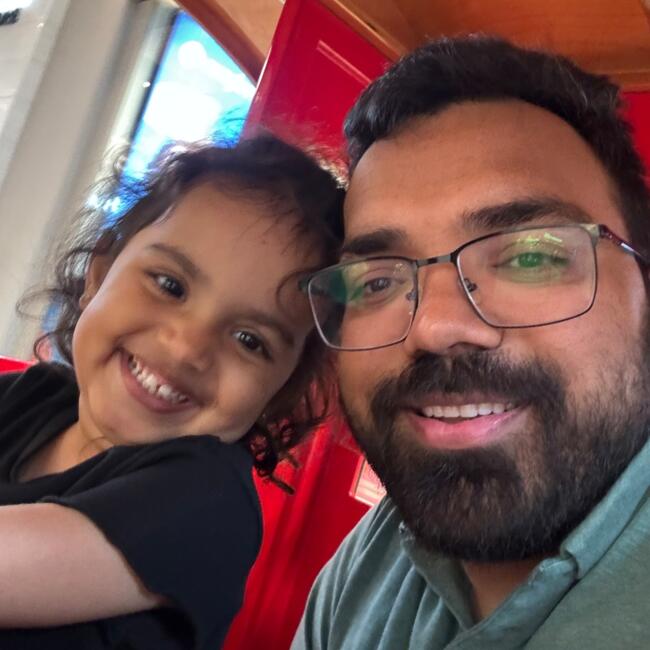 Job de garde d'enfants à Edmonton: Keyur