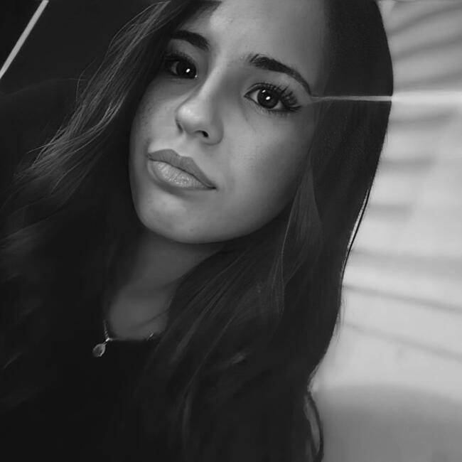 Babysitter in Châtelet: Rania