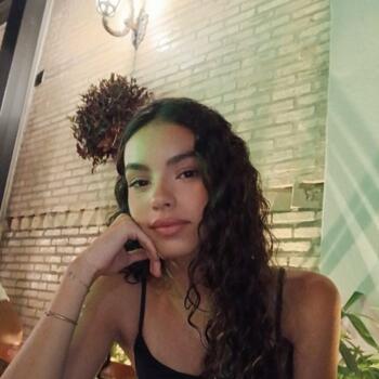Babysitter in Araraquara: Isadora