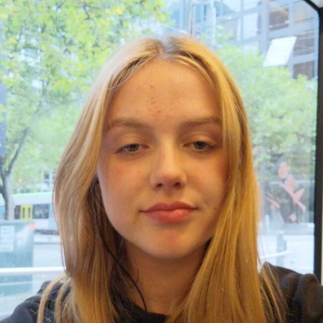 Babysitter in Melbourne: Sienna