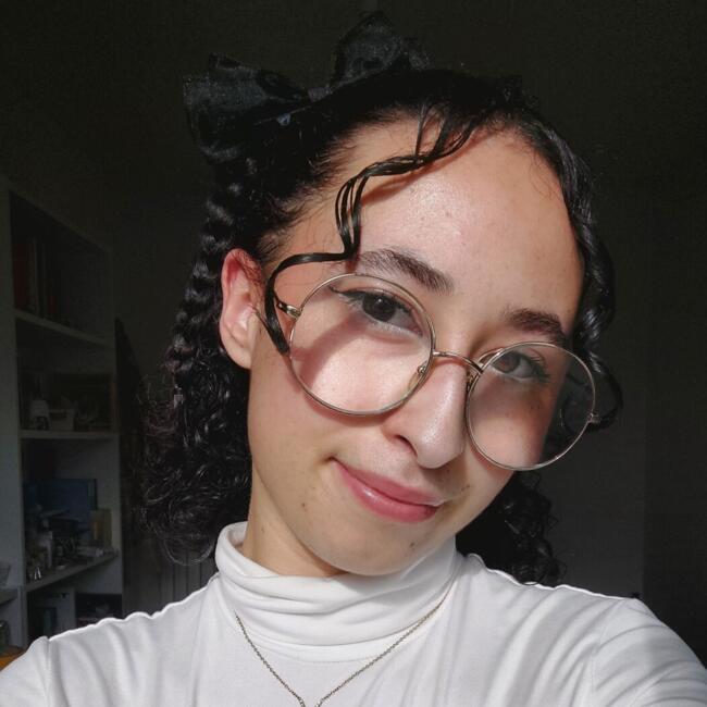 Babysitter in Brest: Leïla