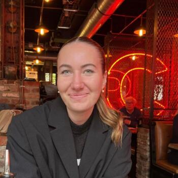 Babysitter in Clichy: Charlotte