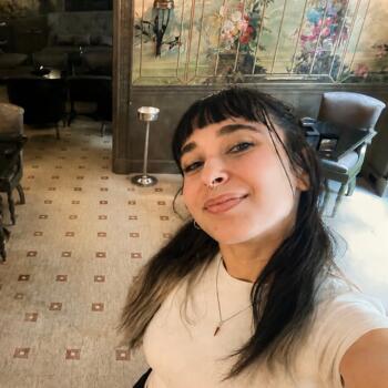 Babysitter in Paris: Roxanne
