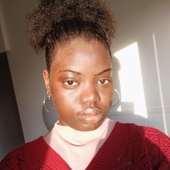 Babysitter in Paris: Adja
