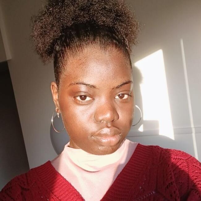 Babysitter in Paris: Adja