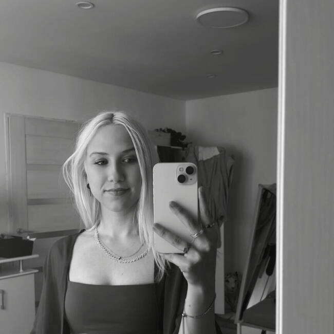 Babysitter in Drysice: Veronika