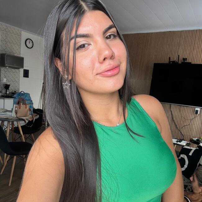 Babysitter in Joinville: Letícia