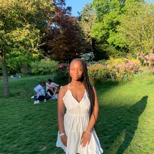 Babysitter in Le Havre: Julie