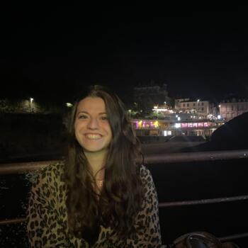 Babysitter in Biarritz: Diane