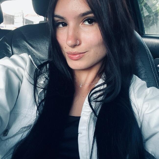 Babysitter in São José dos Pinhais: Brenda