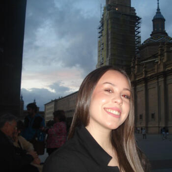 Canguro en Zaragoza: Daniela
