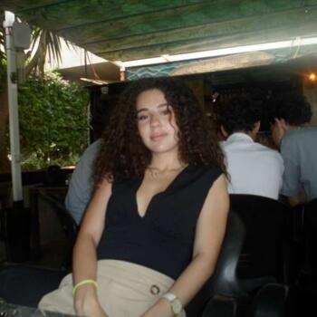 Babysitter in Paris: Sofia