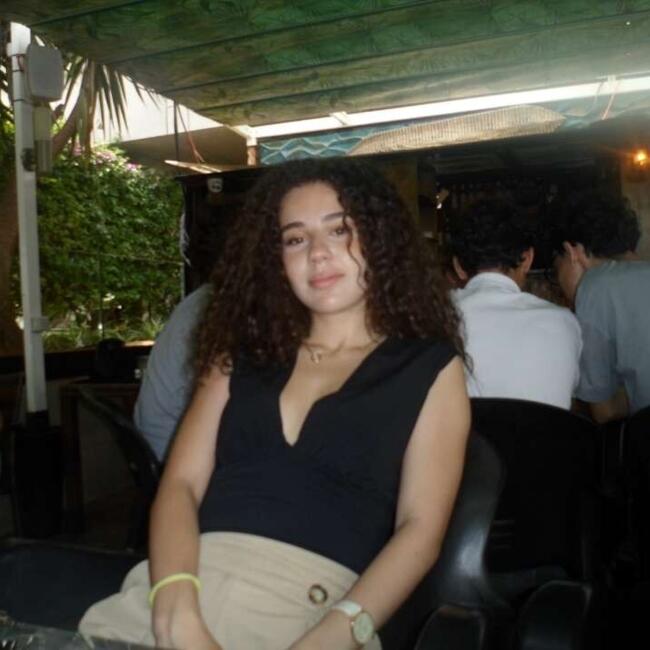 Babysitter in Paris: Sofia