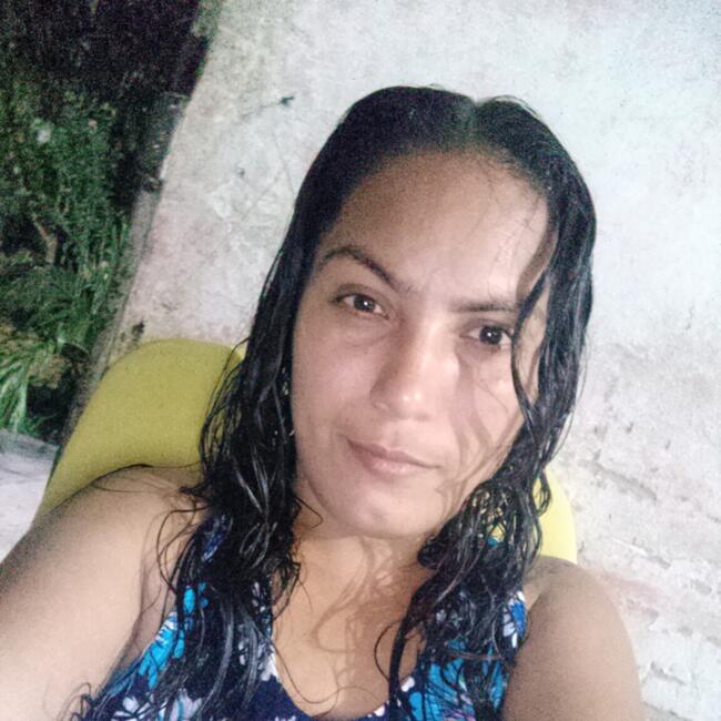 Babysitter in Campo Mara: GENESIS BEATRIZ