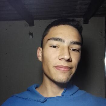 Babysitter in San Miguel: Cristian