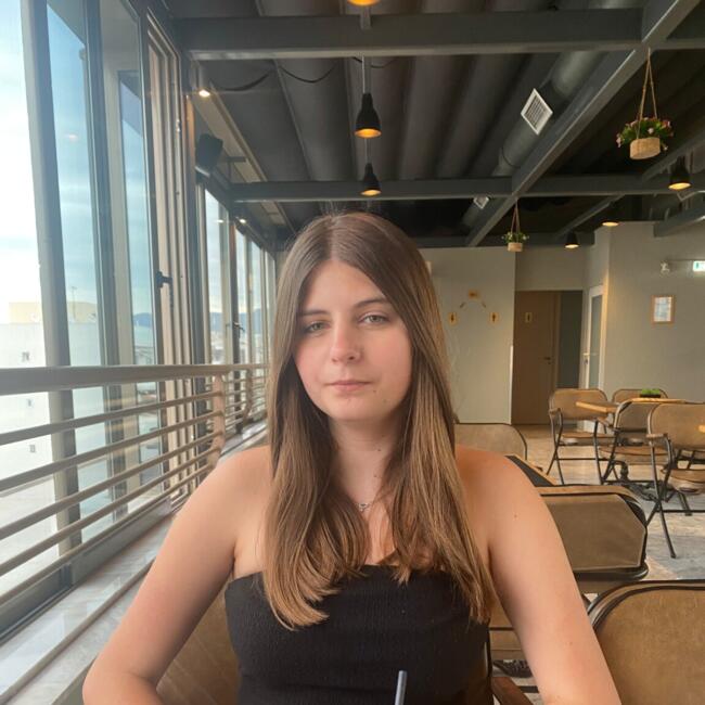 Babysitter in Bourg-en-Bresse: Ninon