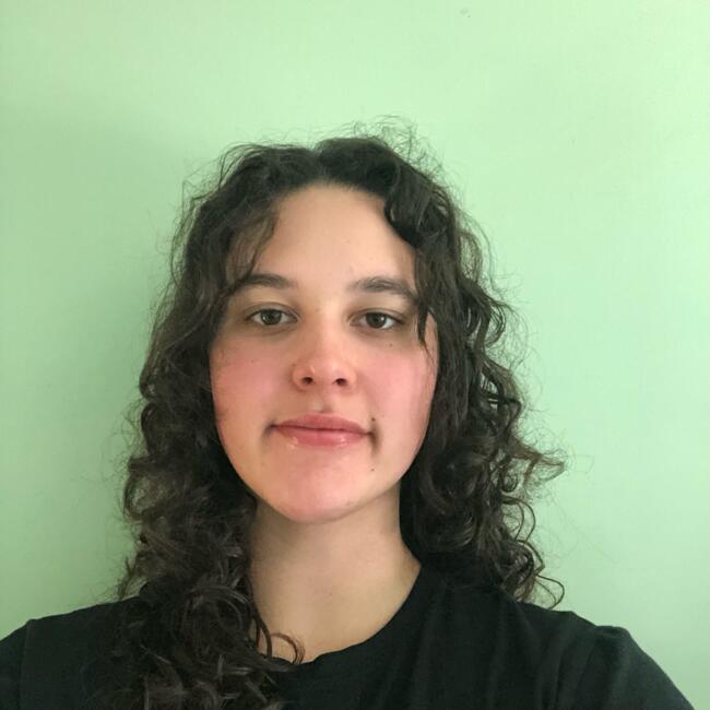 Babysitter in Queenstown: Bela